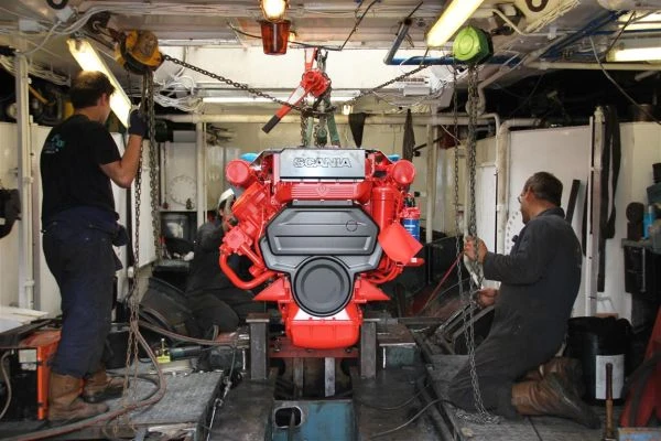Scania DI-16 en ZF keerkoppeling – Teus Vlot Scania DI-16 en ZF keerkoppeling - Teus Vlot